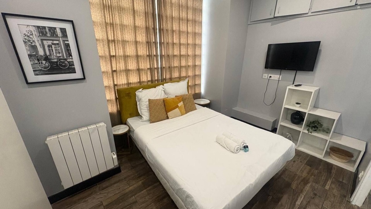 Batignolles Apartment | Modern Studio in Trendy Batignolles