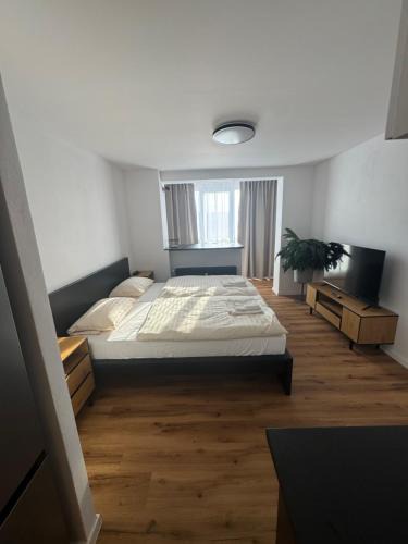 Juh Apartment | Modern Studio near City Center