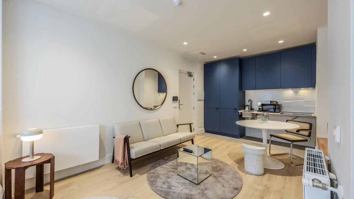 Puerta del Angel Apartment | Modern studio near the Royal Palace 01