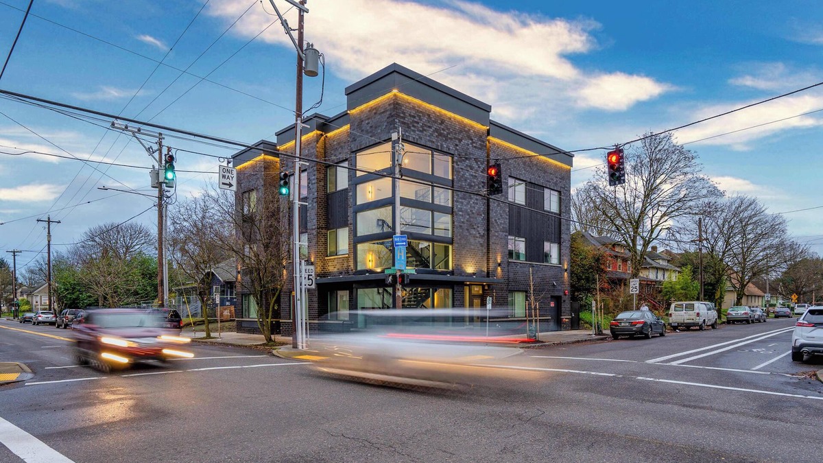Humboldt Apartment | Modern Studio Sleeps 4 Perfect NE Location