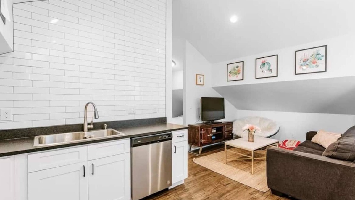 Berkeley Apartment | Modern Studio Steps from Tennyson Street