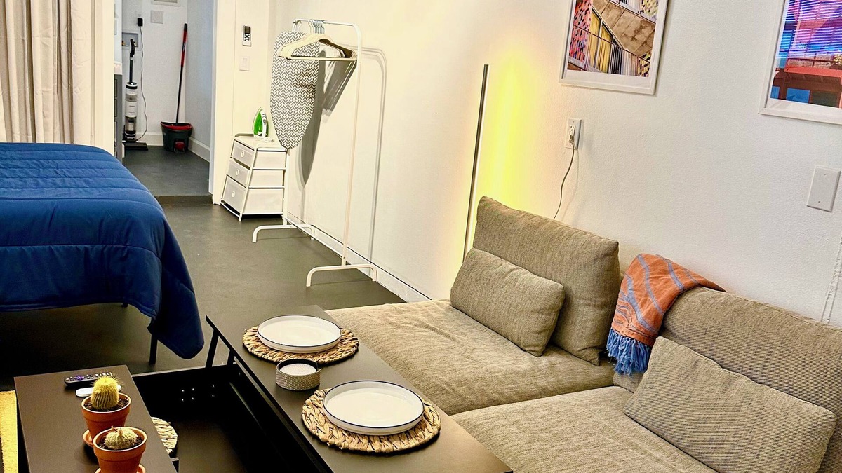 Zephyrhills Apartment | Modern Studio w/Private Bath, Fast Wi-Fi, Laundry