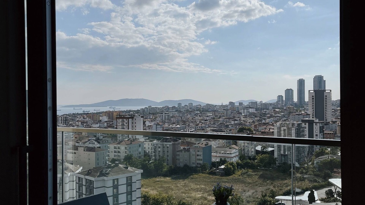 Kartal Apartment | Modern Studio with Balcony