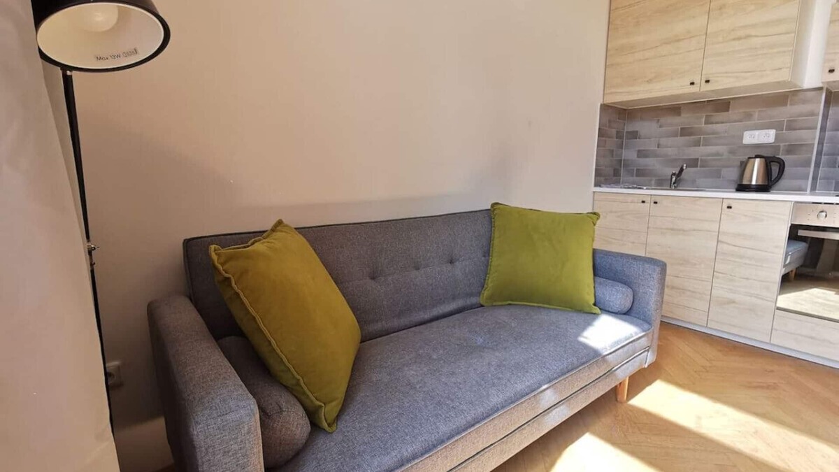 Vrsovice Condo | Modern studio with excellent transport links