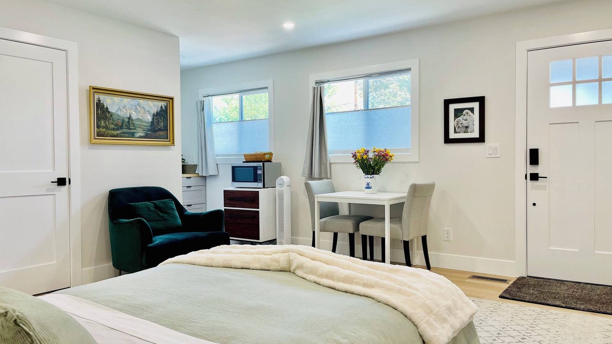 Carson City Apartment | Modern studio within minutes to Capitol Complex!