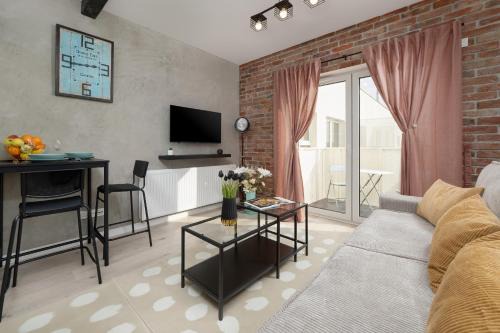 Lodz Apartment | Modern Studios Wróblewskiego with Balcony and Free Parking by Noclegi Renters