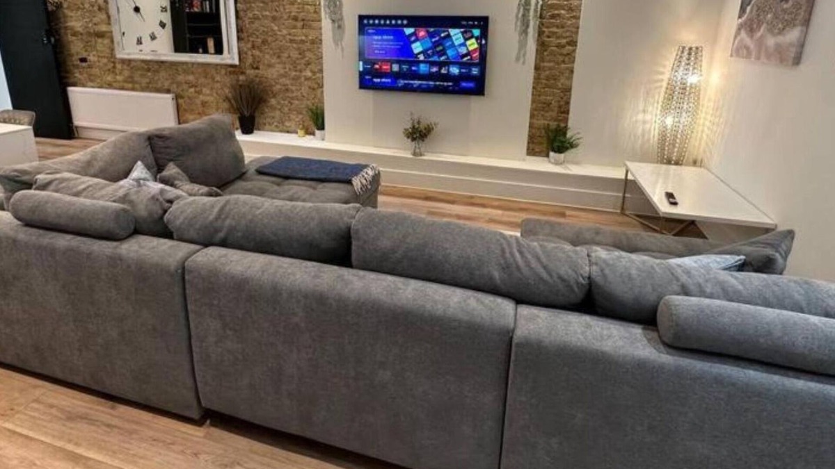 Westcliff-on-Sea Apartment | Modern & Stunning 2BR w/WiFi & Netflix - Excellent Location Nr Westcliff Beach