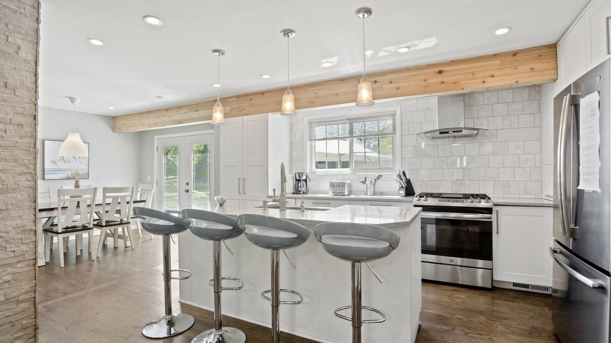 Mequon Cottage | Modern style with nature around, a perfect vacation home