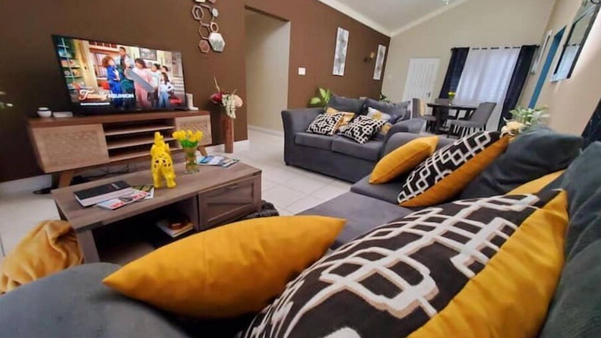 Saint Andrew House | Modern, Stylish 4-BR Home Cherry Gardens Kingston