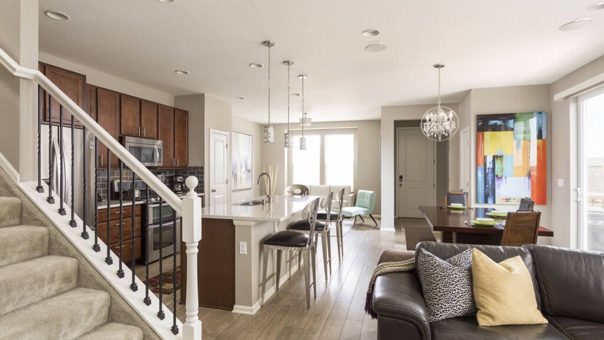 Aurora House | Modern, Stylish and Spacious Guest House in the Heart of Denver
