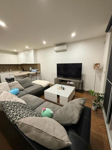 Camberwell Villa | Modern Stylish Comfort at Prime Camberwell Retreat