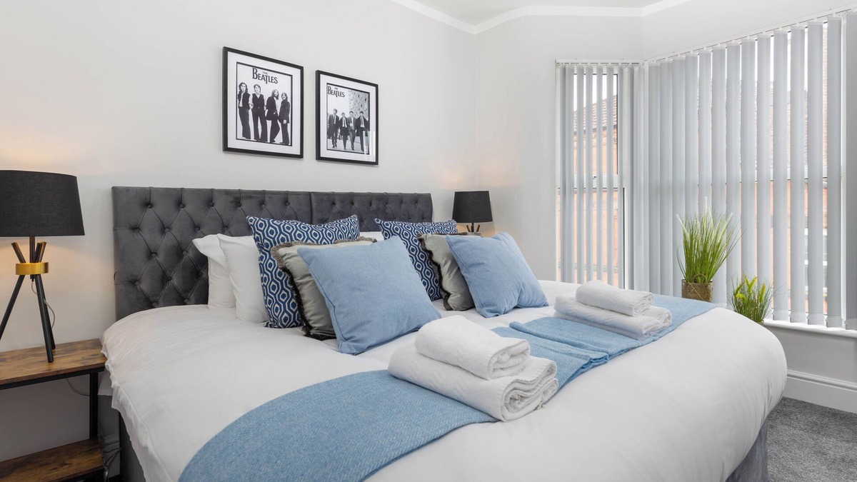 Liverpool House | Modern & Stylish Home at the corner of Penny Lane
