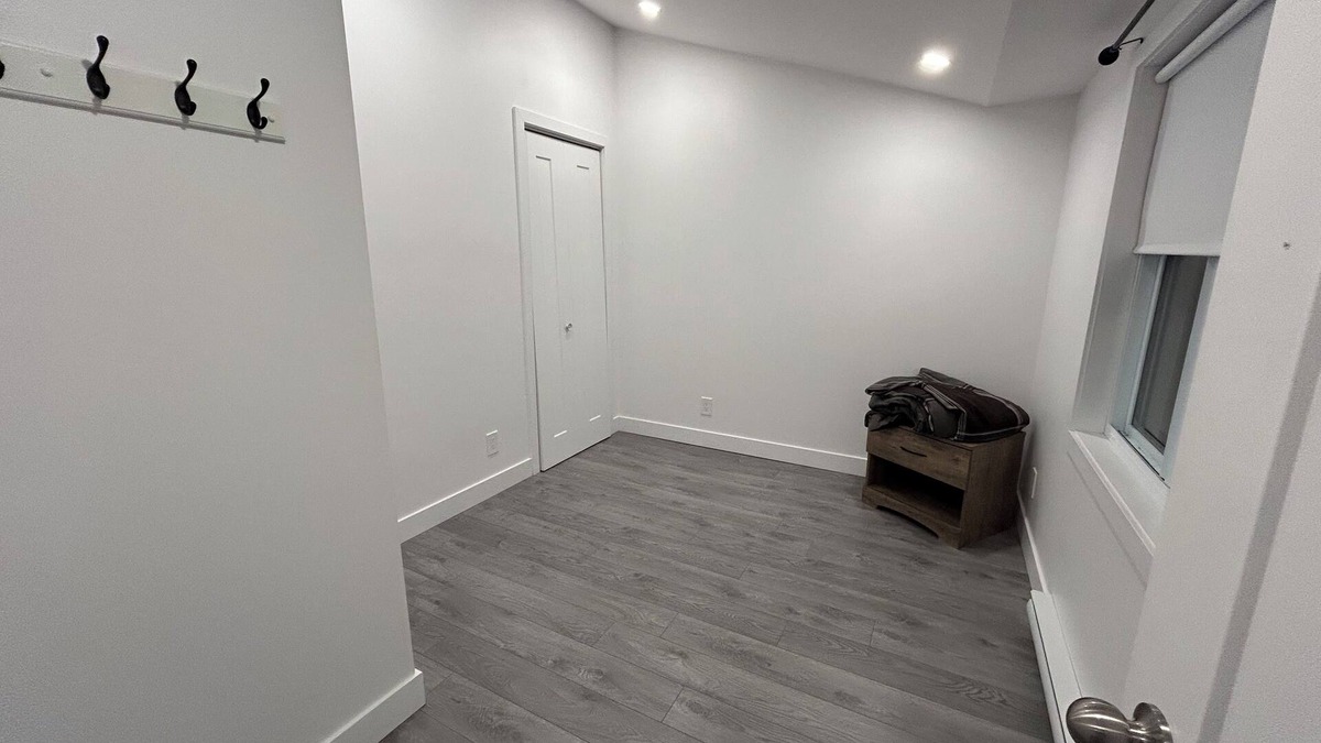 Sutton Condo | Modern suite near the mountain