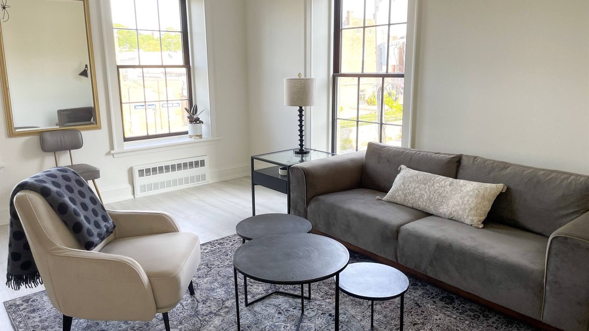 Port Hope Apartment | Modern Suite on the River