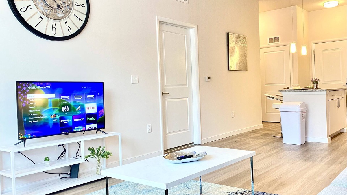 Downtown Baltimore Apartment | 💎 Modern Suite 💎 Secure 💎 Close to All