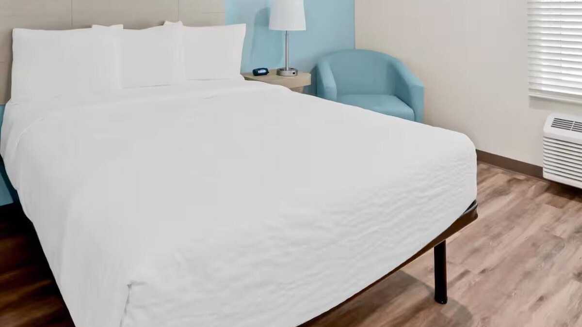 Greenville - Spartanburg Hotel | Modern Suite with Kitchen Near Greenville Airport – 10 Min Drive for Travelers