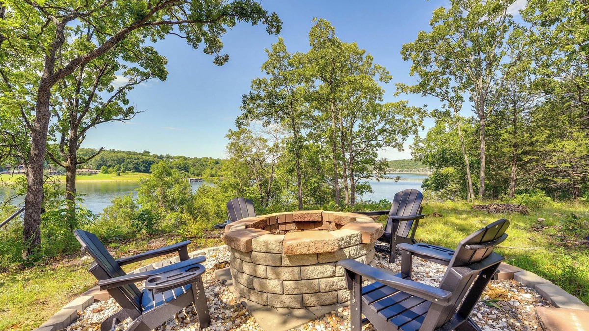 Shell Knob House | Modern Table Rock Lake Retreat w/Deck & Views!
