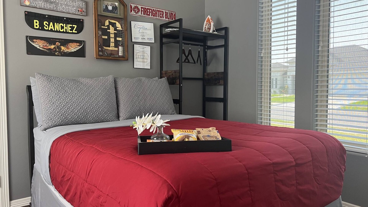 Edinburg Apartment | Modern themed guest suite-10 minutes from UTRGV!
