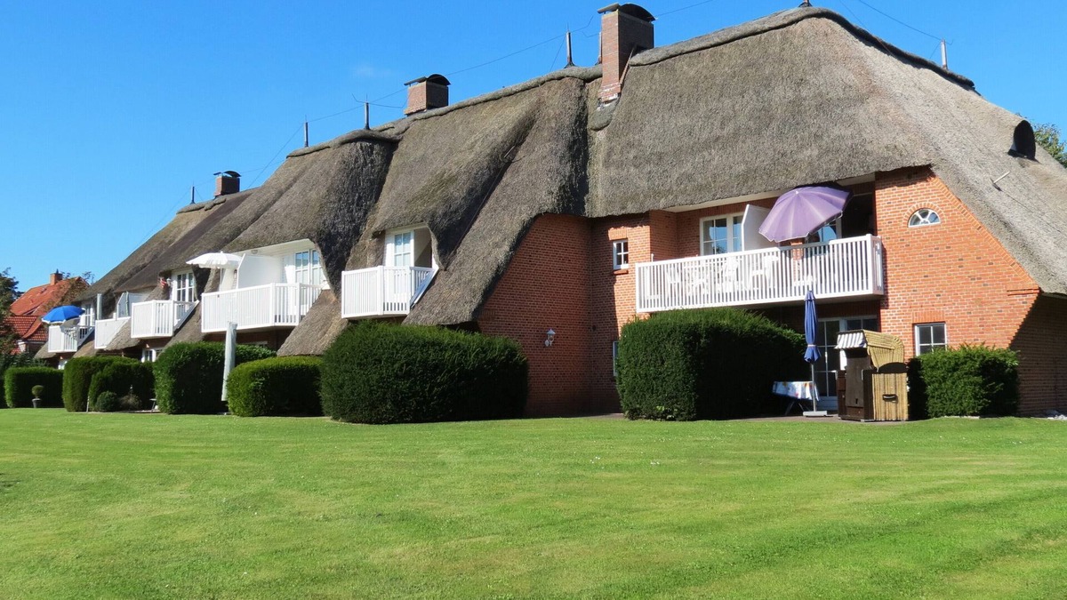 Busumer Deichhausen Apartment | Modern three-room apartment/maissonette close to the beach