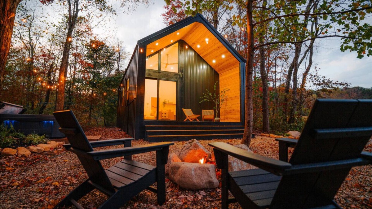 New Plymouth Cabin | Modern Tiny Cabin + Hot Tub | Fire Pit in the Hocking Hills!