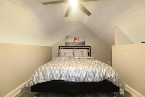 Lithonia House | Modern Tiny House Experience