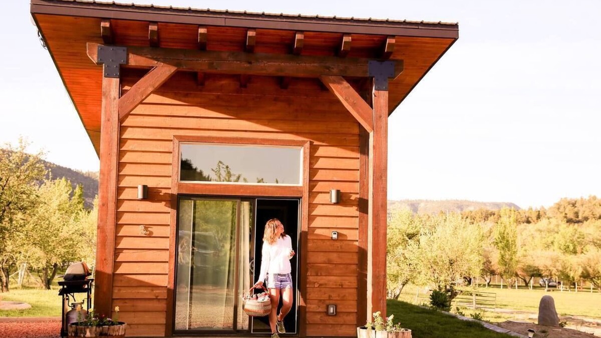 Glendale House | Modern Tiny House in Apple Orchard! Between Zion and Bryce