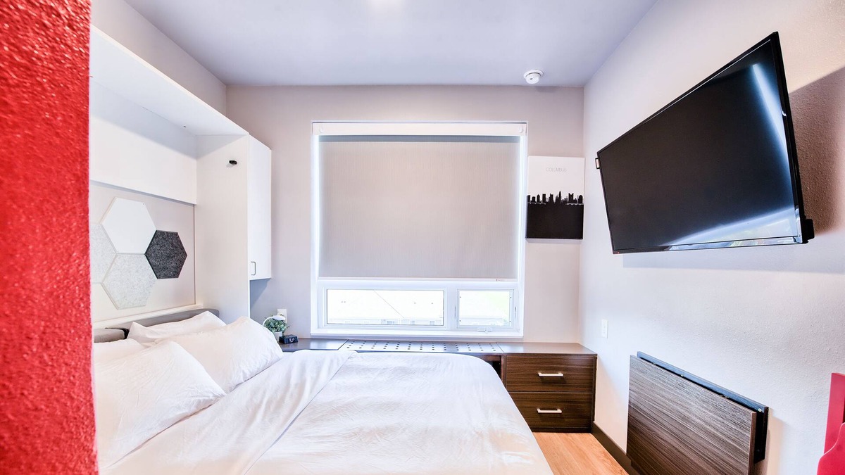 University District House | ⭐ Modern Tiny Studio 🌃 Free Parking, Hot Tub, Fitness Center, TV, WiFi, & More!
