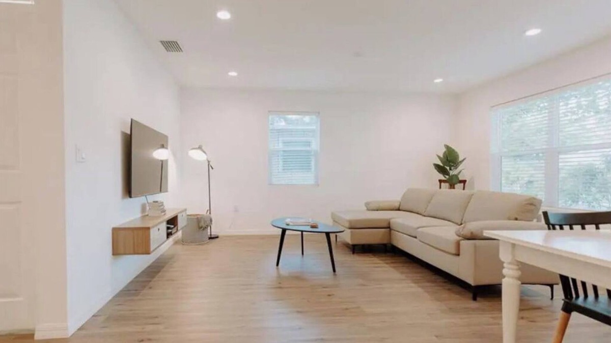 Village of the Arts Apartment | Modern Top Floor Rental Unit near Anna Maria Island