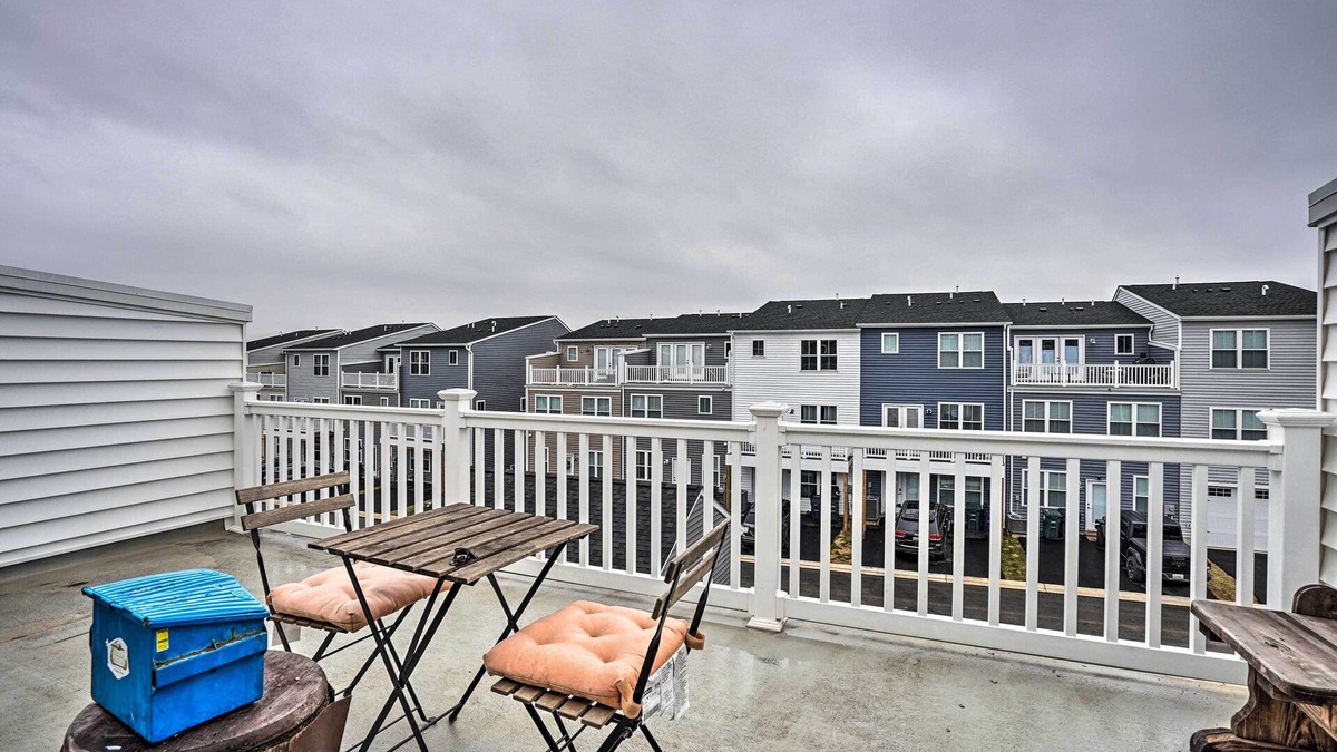 Frederick House | Modern Townhome 4 Mi to Downtown Frederick!
