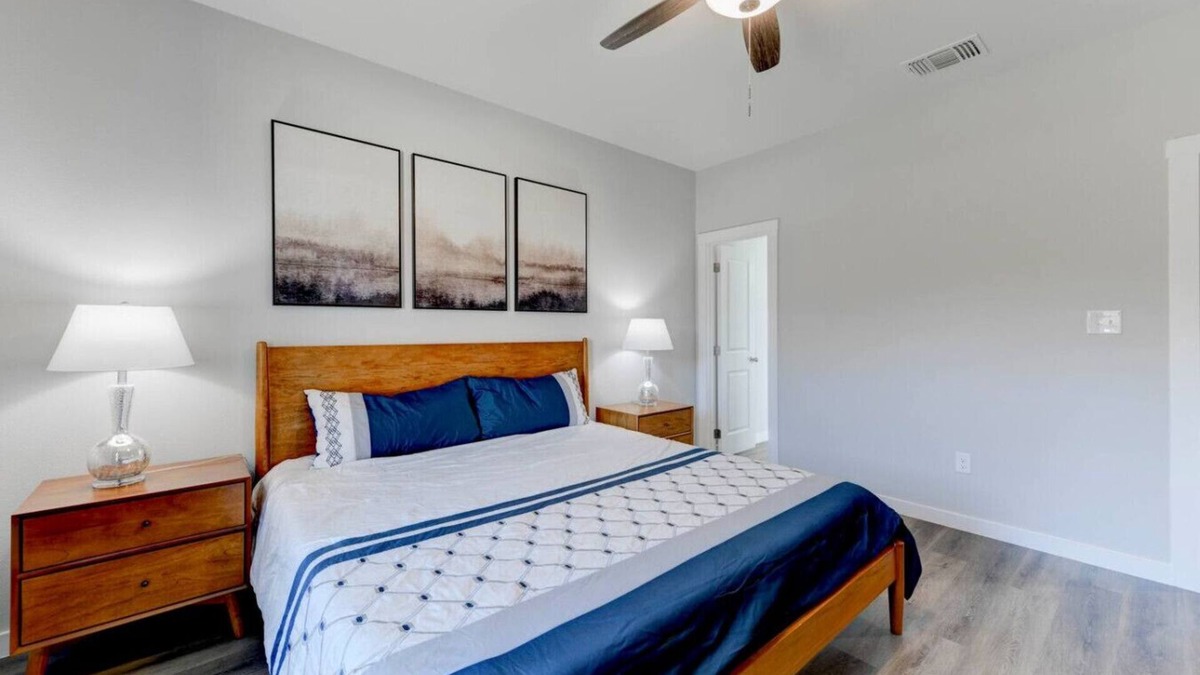 Temple House | Modern Townhome Heart of Temple