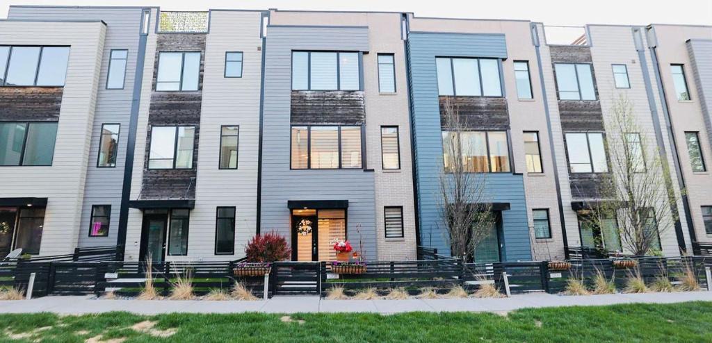 Dahlman House | Modern Townhome Near Downtown walk to CWS!