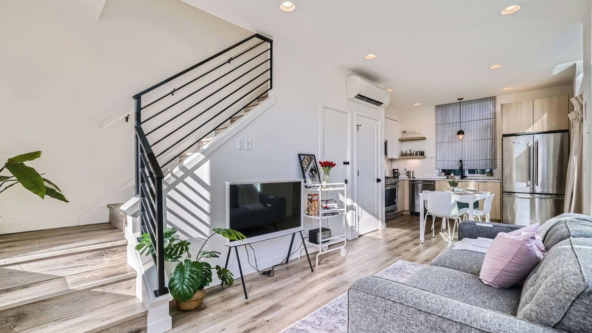 East Queen Anne House | Modern Townhome, Private Balcony, Waterfront Views