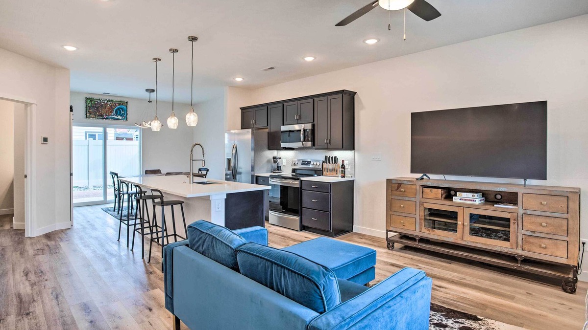 Grand Junction House | Modern Townhome ~ 3 Mi to Dtwn Grand Junction