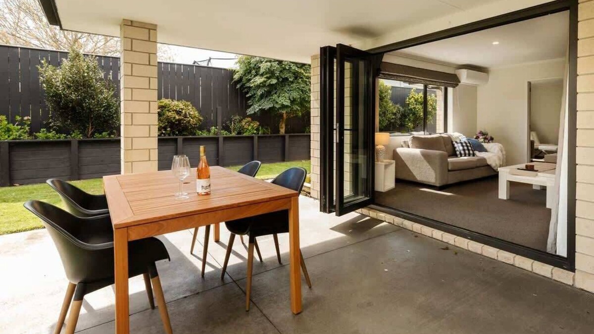 Rewa House | Modern Townhouse in Strandon