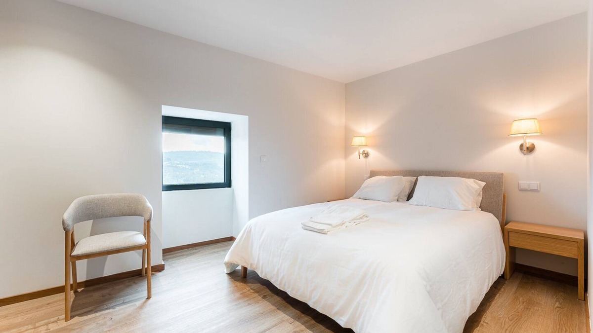 Fareja Apartment | Modern tranquility in Gémeos