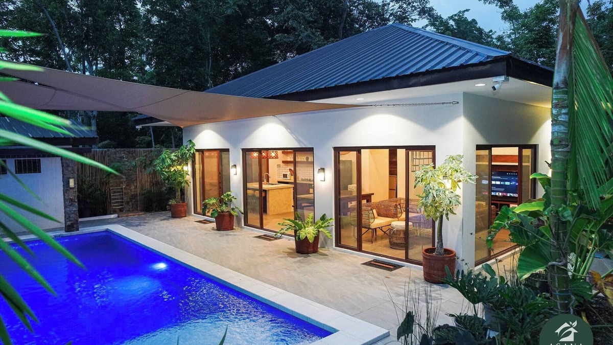 Amadeo Villa | Modern Tropical 2BR Villa & Pool Retreat in Amadeo