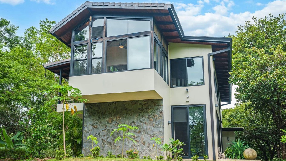 Junquillal House | Modern Tropical 3BR House Surrounded by Nature