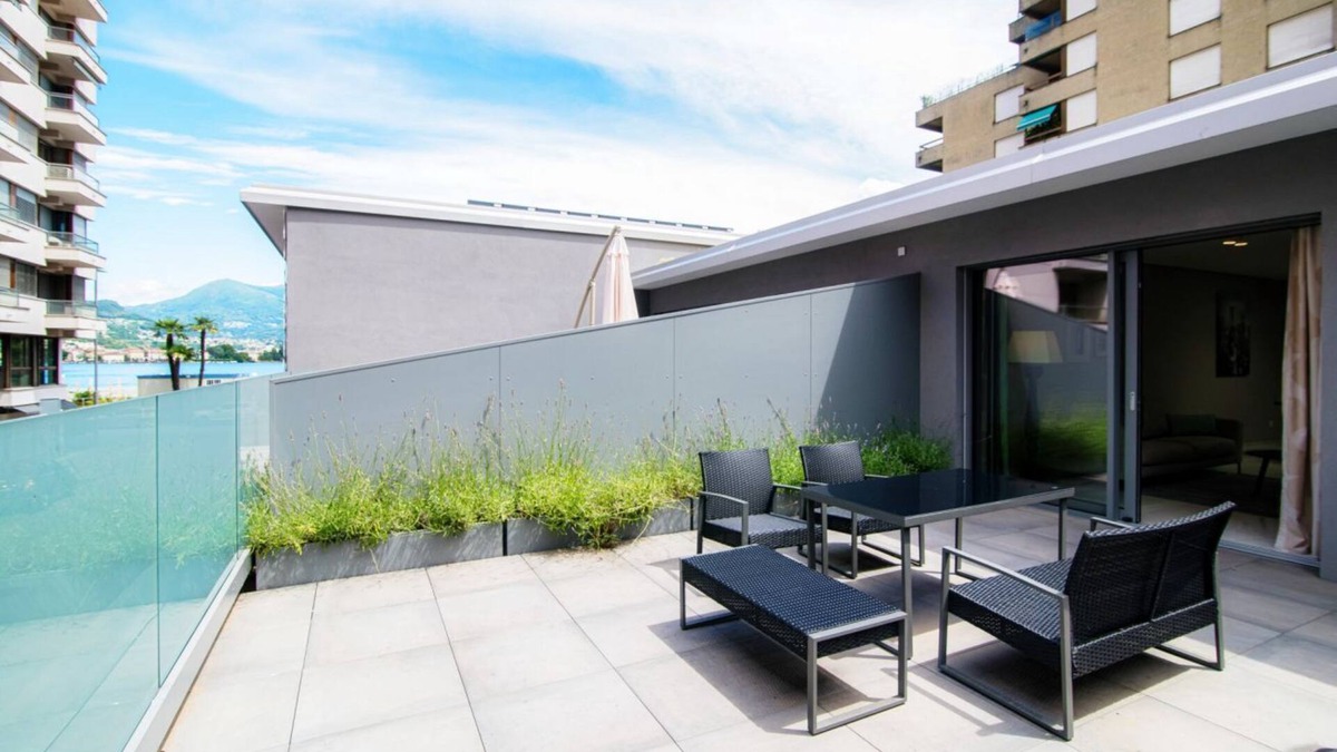 Paradiso Apartment | Modern two-bedroom apartment a stone's throw from the lake (PROMENADE 5)
