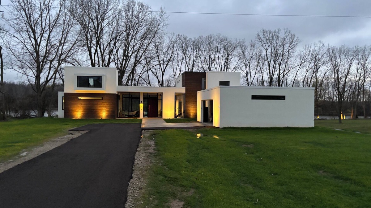 King House | Modern, Ultra-Luxurious, 5 BR/4.5 BA Home on a quiet wooded lake in Ann Arbor