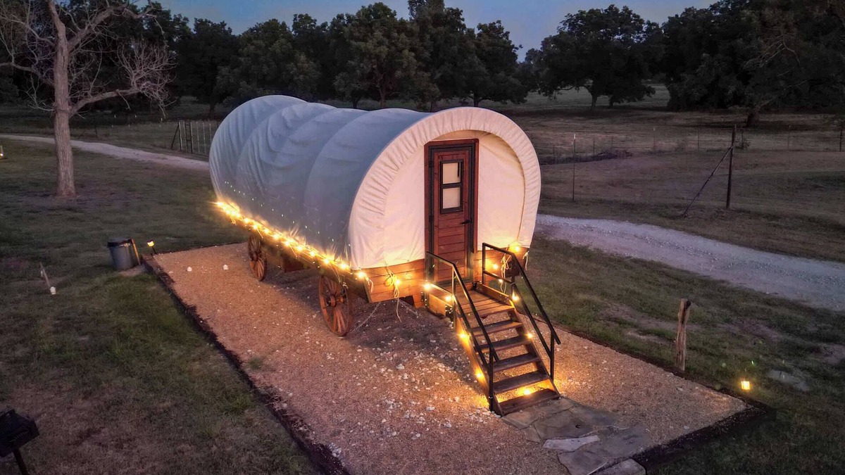 Satin House | Modern Unique Old West Wagon Spacious Views