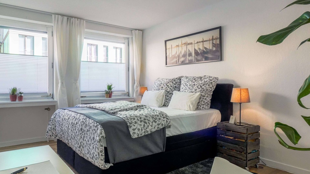 Grifflenberg Apartment | Modern university/business apartment near HBF & Stadthalle