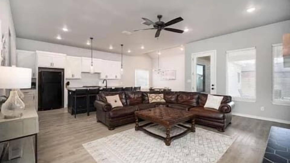 Lubbock House | Modern Uptown - 4BR 2BA - New Construction