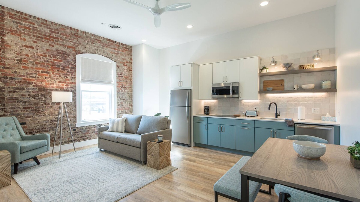Knoxville Apartment | Modern urban flat sleeps 4. Quiet and walkable close to restaurants and bars.