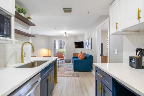 Garden Hills Apartment | Modern Urban Oasis in Prime Buckhead Atlanta