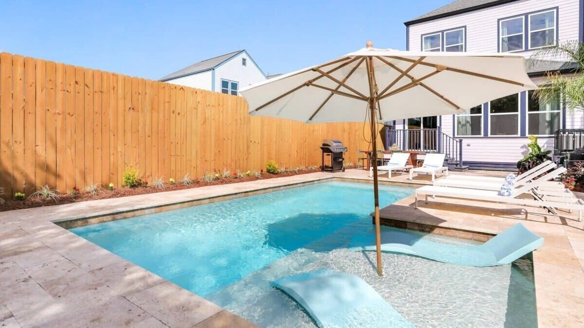 Faubourg Lafayette House | Modern Urban Oasis w/Heated Pool, Patio & Parking