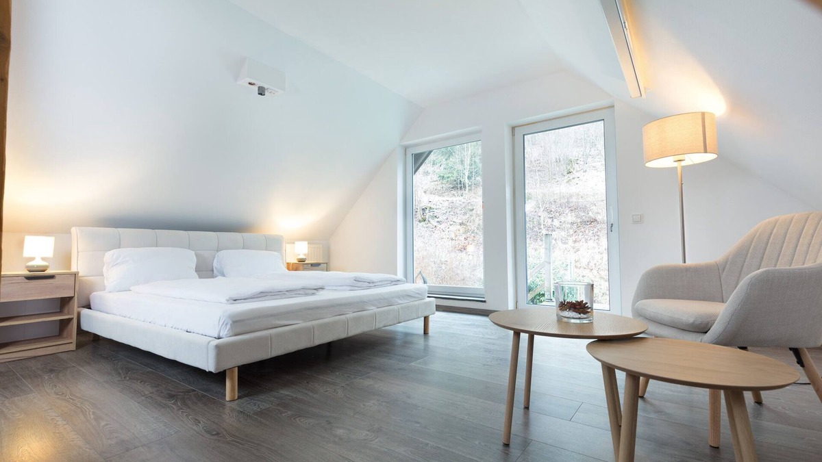 Lauscha Apartment | Modern vacation apartment in Lauscha, near Rennsteig and the Silbersattel ski arena.