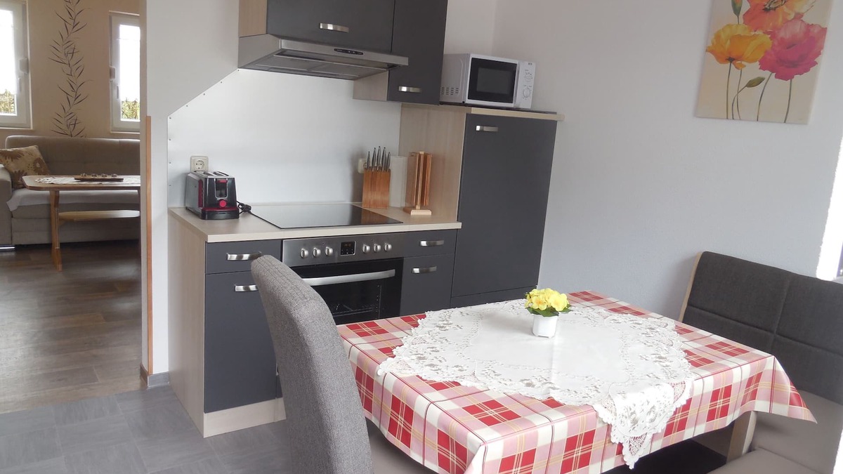 Mittelsdorf Apartment | Modern vacation apartment (50m2) with wood-burning stove