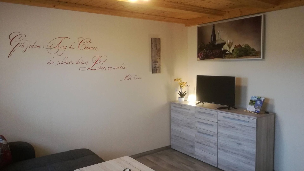 Mittelsdorf Apartment | Modern vacation apartment (40m2) with wood-burning stove
