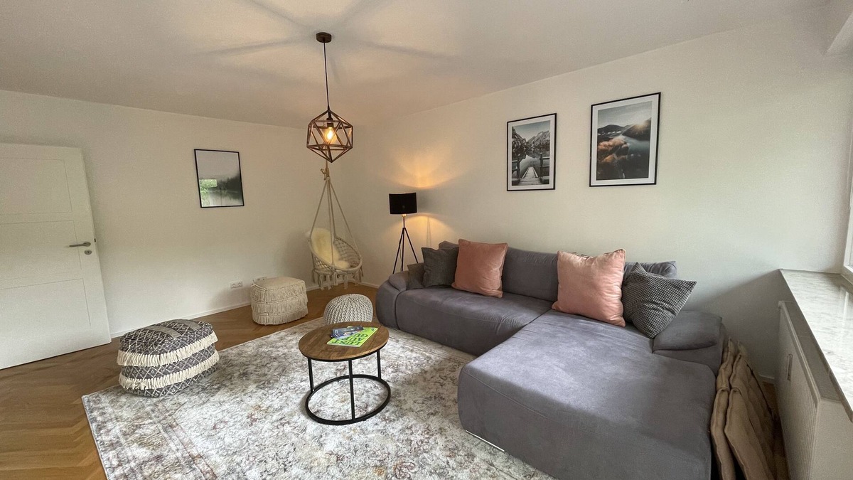 Wolfratshausen House | Modern vacation apartment "La Fredo" near Lake Starnberg, 5 minutes' walk to public transport
