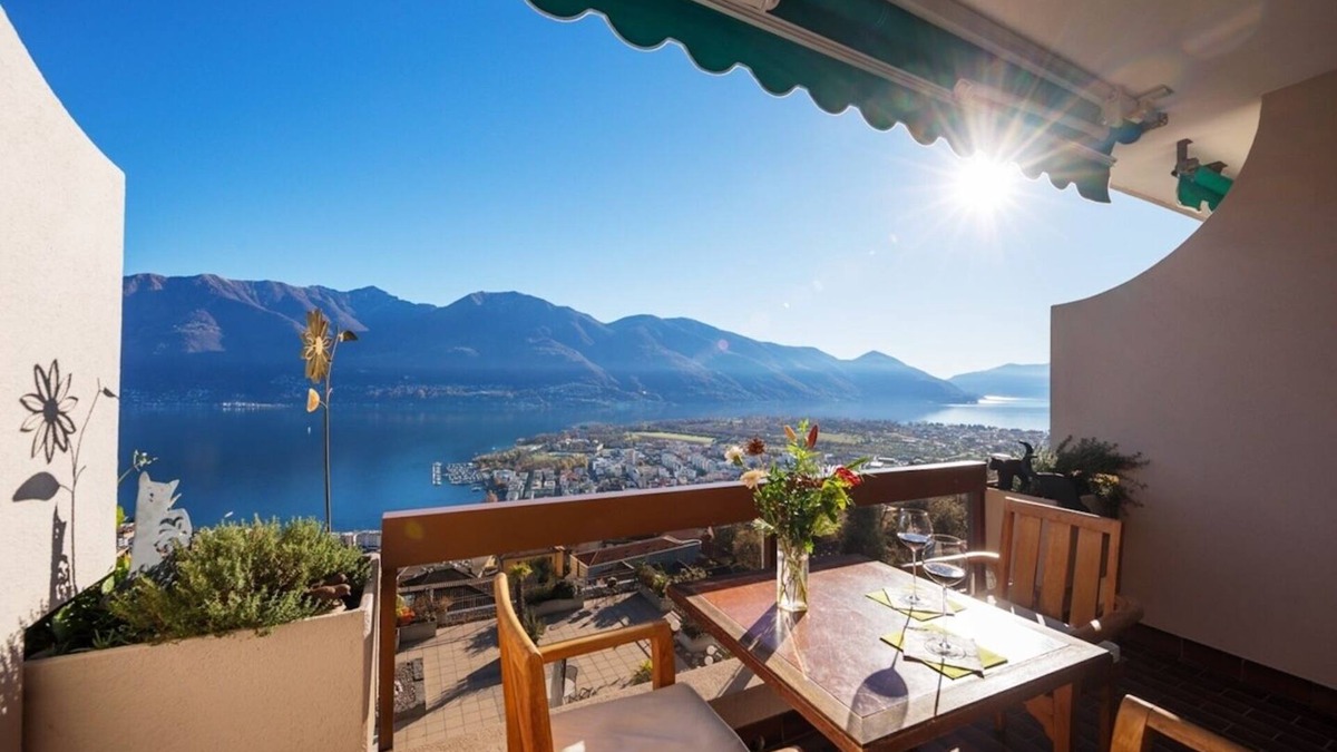 Orselina Apartment | Modern vacation studio on the 3rd floor for 1-2 persons.